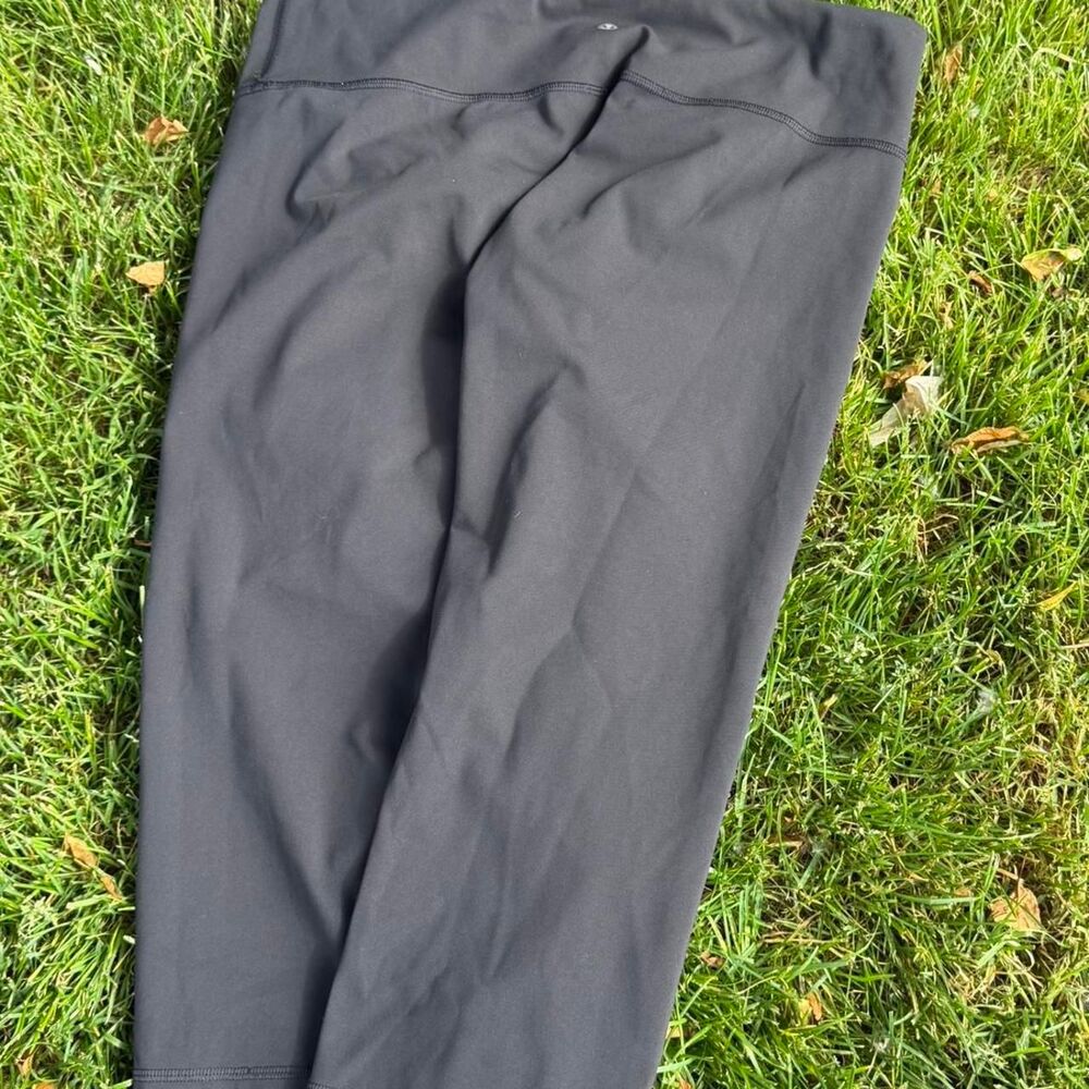Lululemon Women's Black and Grey Leggings